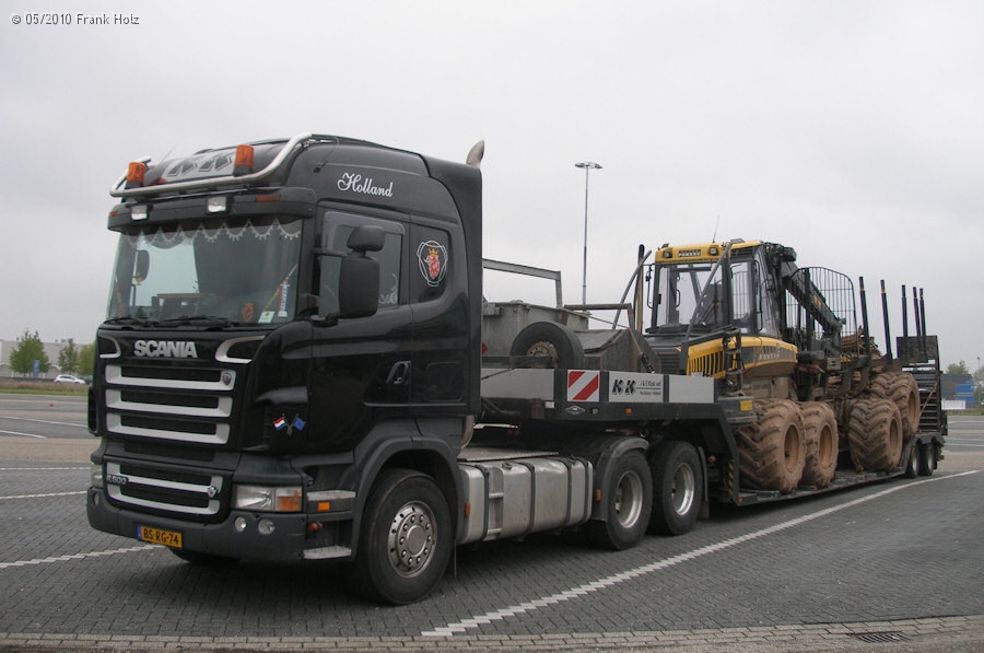NL-Scania-R-500-schwarz-Holz-100810-02.jpg
