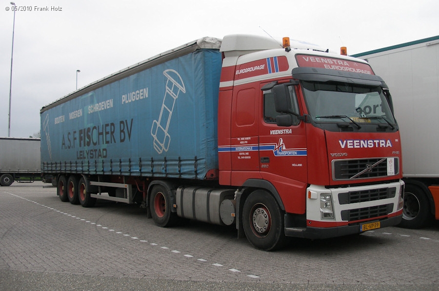 NL-Volvo-FH12-380-Veenstra-Holz-100810-01.jpg
