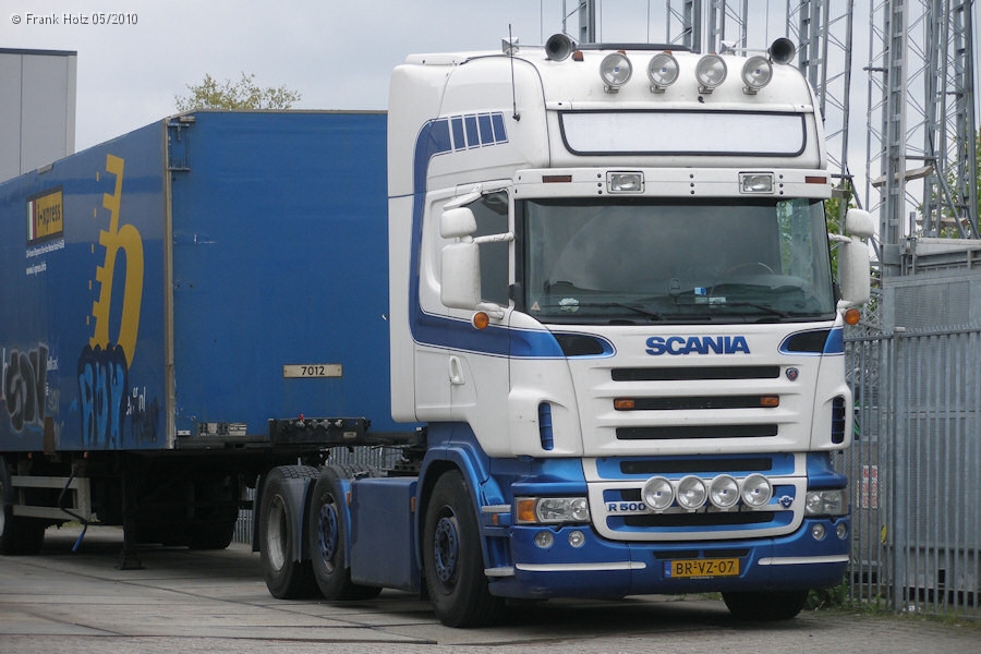NL-Scania-R-500-weiss-Holz-100810-01.jpg