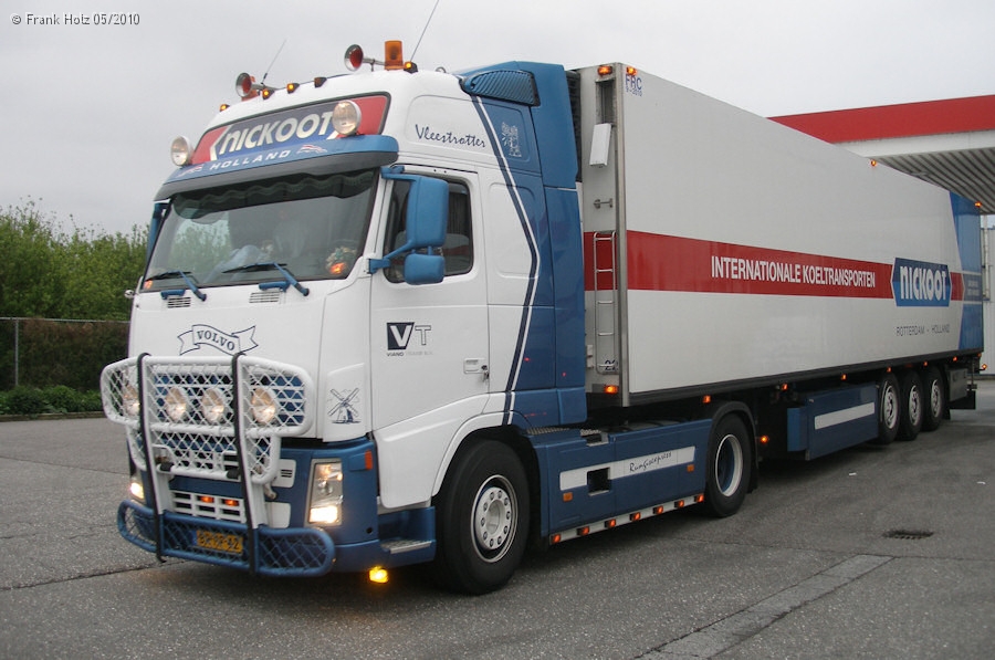 NL-Volvo-FH-Nickoot-Holz-100810-01.jpg