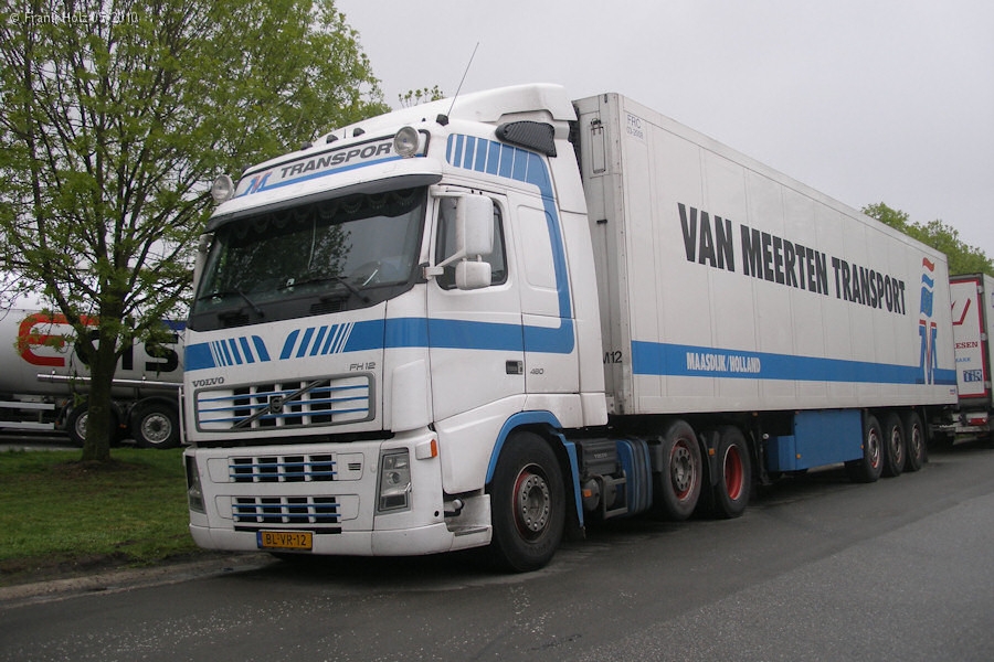 NL-Volvo-FH12-420-van-Meerten-Holz-100810-01.jpg