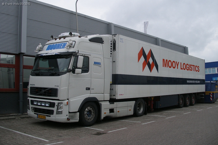 NL-Volvo-FH16-610-Moonen-Holz-100810-01.jpg