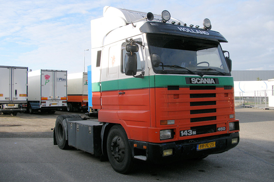 NL-Scania-143-M-450-Holz-100810-01.jpg