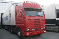 NL-Scania-143-H-420-rot-Holz-110810-02