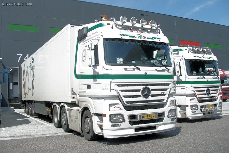 NL-MB-Actros-MP2-weiss-Holz-110810-01.jpg