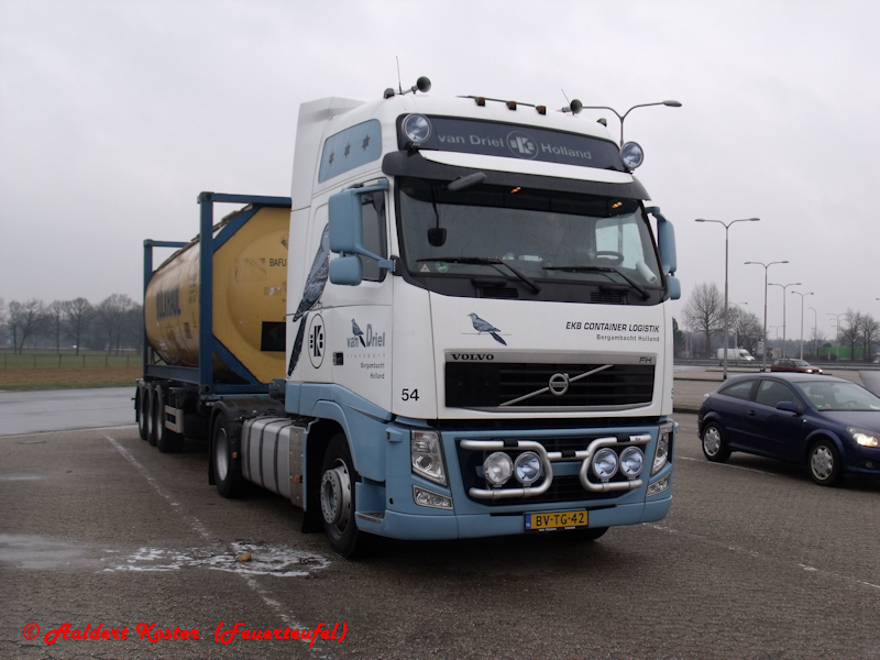 NL-Volvo-FH-II-van-Driel-Koster-121210-01.jpg