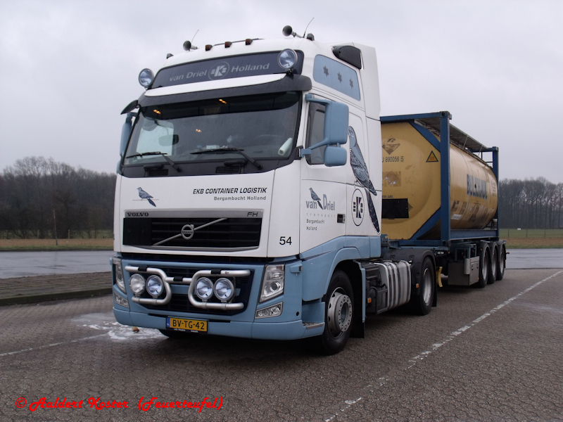 NL-Volvo-FH-II-van-Driel-Koster-121210-02.jpg