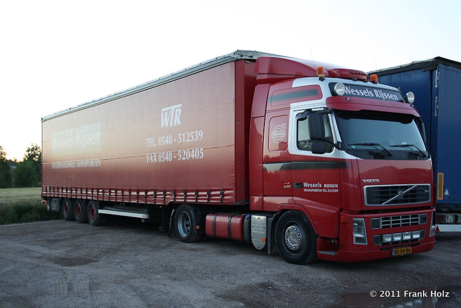 NL-Volvo-FH-440-Wessels-Holz-070711-01.jpg