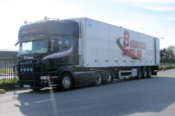 NOR-Scania-R-Byrknes-Holz-110810-01