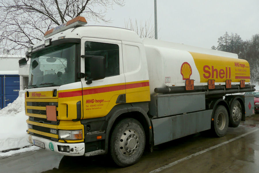AUT-Scania-124-L-420-Shell-Vorechovsky-140210-01.jpg - Jaroslav Vorechovsky
