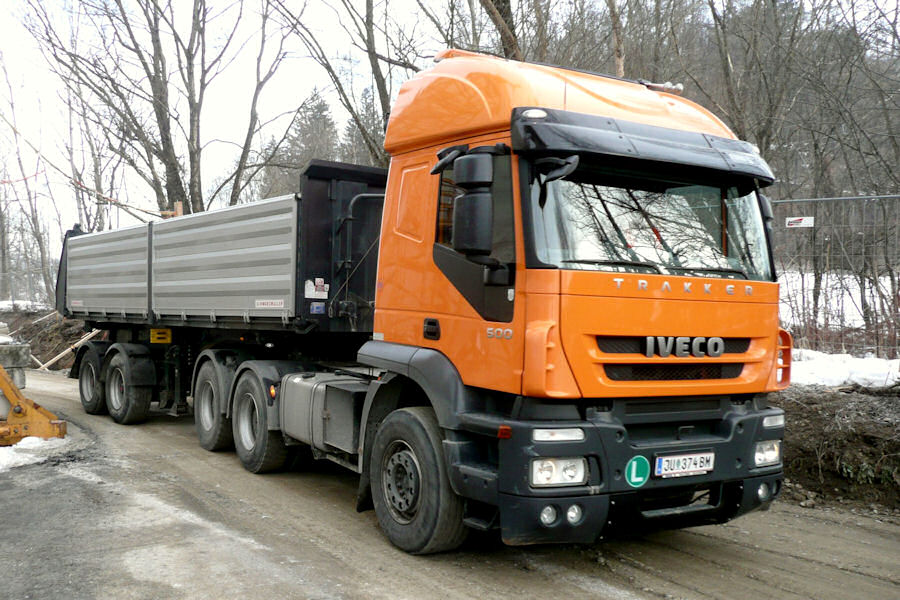 Iveco-Trakker-II-440-T-50-orangel-Vorechovsky-010310-01.jpg - Jaroslav Vorechovsky