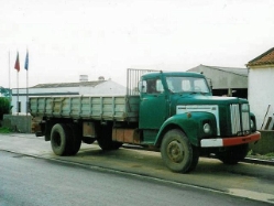 Scania-85-gruen-Mateus-100406-01-POR