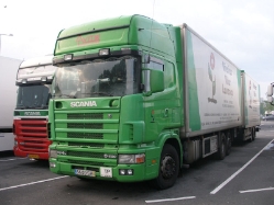 POR-Scania-164-L-580-gruen-Holz-020709-01