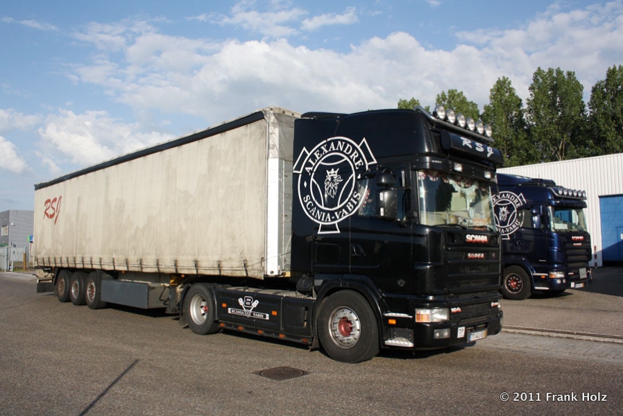 POR-Scania-164-L-580-RSJ-Holz-100711-01.jpg