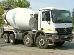 MB-Actros-MP2-4141-weiss-Vorechovsky-210807-01-RO