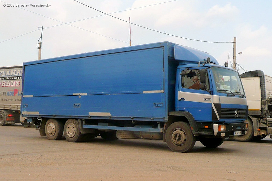 RO-MB-LK-1329-blau-Vorechovsky-131008-01.jpg