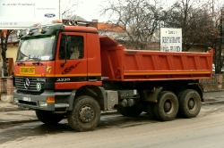 RO-MB-Actros-3335-6x6-rot-Vorechovsky-171208-01