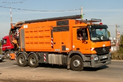 RO-MB-Actros-MP2-3336-orange-Vorechovsky-291008-01