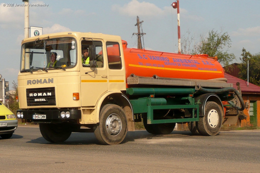 RO-Roman-Diesel-beige-Vorechovsky-031108-01.jpg