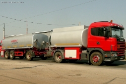 RO-Scania-124-G-420-rot-Vorechovsky-150908-01