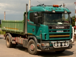 RO-Scania-144-L-460-gruen-Vorechovsky-150508-01