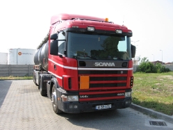 RO-Scania-144-L-460-gruen-Vorechovsky-150508-02