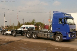 RO-Volvo-FH-480-blau-Vorechovsky-131008-01