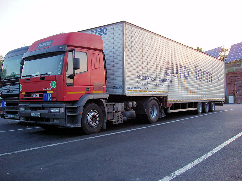 Iveco-EuroTech-Euro-Form-Holz-080607-01-RO.jpg