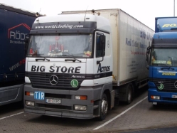 MB-Actros-1840-Big-Store-Holz-200406-01-RO