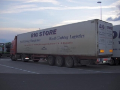 MB-Actros-Big-Store-Holz-040504-3-RO