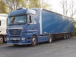 MB-Actros-MP2-1846-blaU-Holz-080607-01-RO