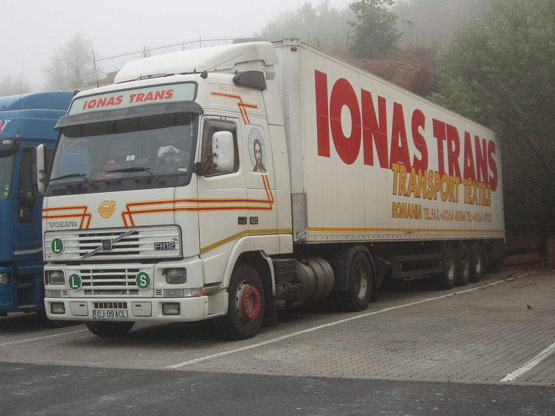 Volvo-FH12-420-Ionas-Trans-Holz-120907-01-RO.jpg