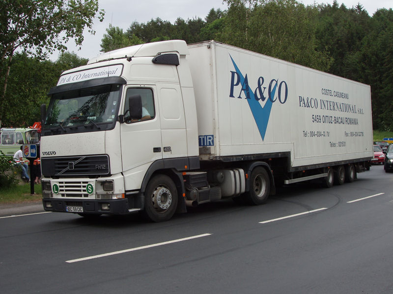 Volvo-FH12-420-Pa-Co-Holz-070607-01-RO.jpg