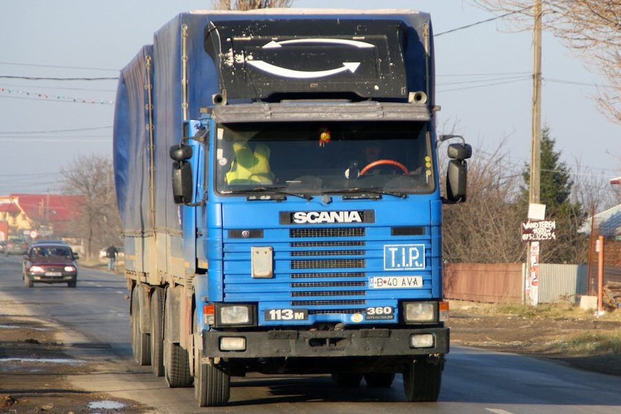 RO-Scania-113M-360-blue-GeorgeBodrug-281108.jpg