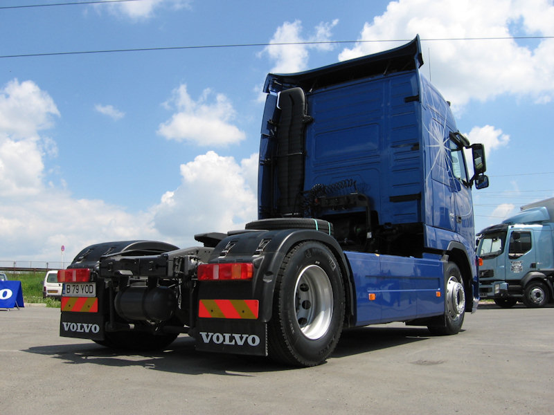 RO-Volvo-FH-480-blau-Bodrug-210508-05.jpg
