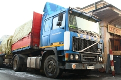 RO-Volvo-F12-blau-Bodrug-020209-03