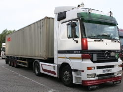MB-Actros-1843-weiss-Reck-051106-01-RO