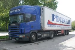 RO-Scania-164-L-480-blau-Holz-120810-01