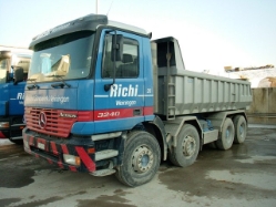 MB-Actros-3240-KISZ-Richi-(Peterlin)