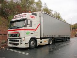 Volvo-FH12-weiss-Holz-170106-01-SLO