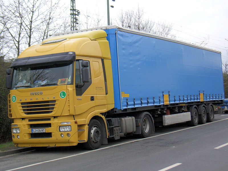 SLO-Iveco-Stralis-AS-440-S-45-gelb-Szy-140708-01.jpg - Trucker Jack