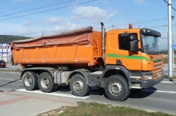 CZ-Scania-P-380-orange-Vorechovsky-120110-01