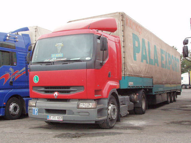 Renault-Premium-420-Pala-Holz-081006-01-TR.jpg
