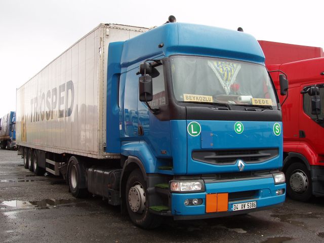 Renault-Premium-420-blau-Holz-110805-01-TR.jpg