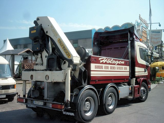 Scania-144-L-530-Hoelzgen-Scholz-071104-2.jpg
