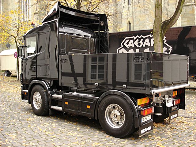 Scania-144-L-530-schwarz-Leupolt-031104-3.jpg