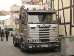 Scania-113-M-380-silber-Leupolt-031104-1