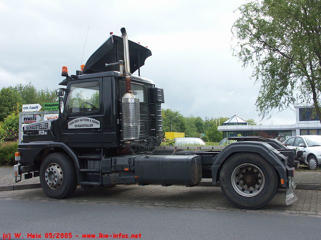 Scania-113-M-360-schwarz-100505-02.jpg