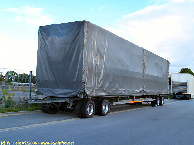 Packwagen-grau-300506-01.jpg
