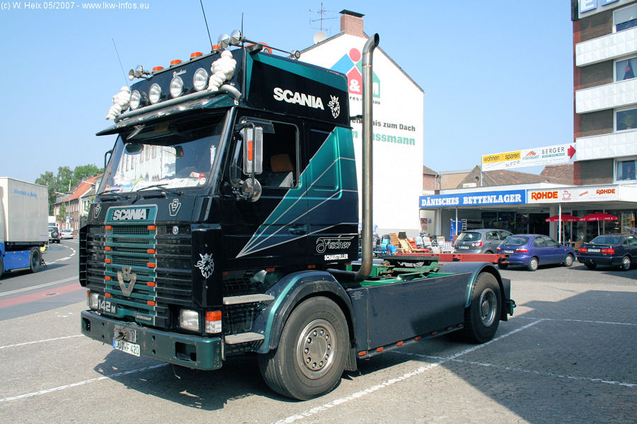 Scania-142-M-Fischer-240507-02.jpg